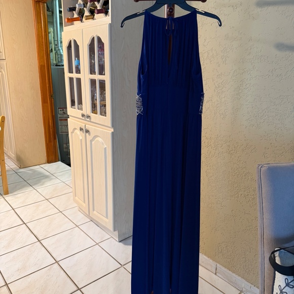 Long dress - Picture 2 of 3